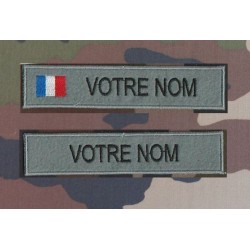 Bande patronymique sur feutre gris par 2 (1 avec et 1 sans drapeau)