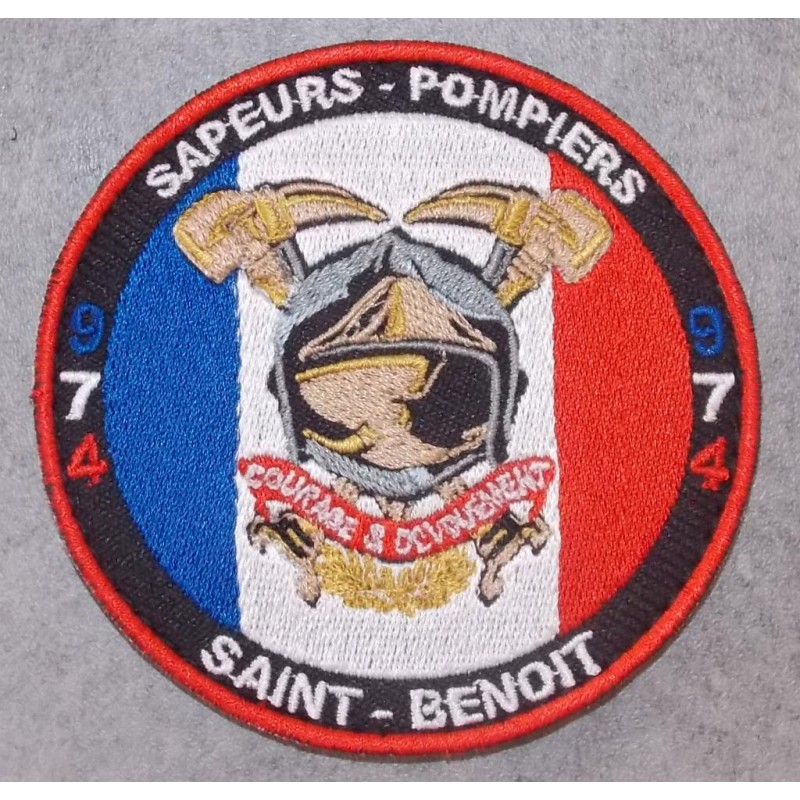 Ecusson Sdis Pompiers De Saint Benoit La Reunion Officiel Sur Fond Noir