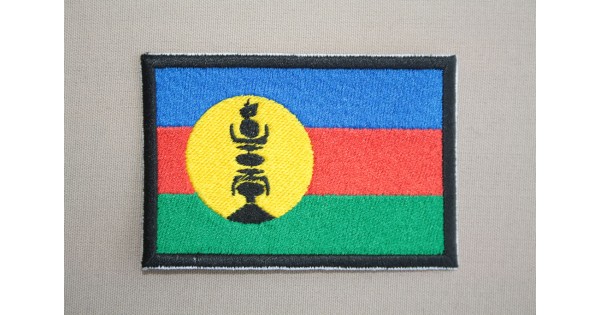 Patch Brodé Drapeau Nouvelle-Calédonie Kanak - Pour Sac à Dos Ou Vêtement - Neuf