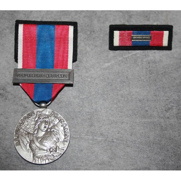 Médaille Défense Nationale Argent avec  barrette