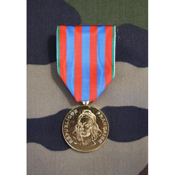 Médaille Commémo Française avec agrafe