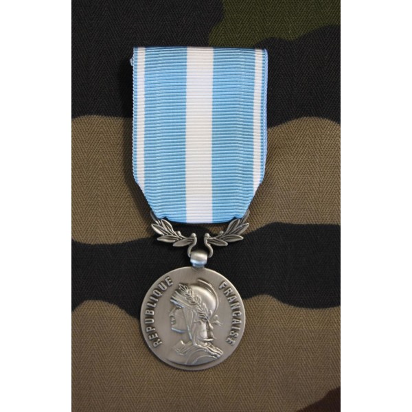 Médaille Outre-mer avec agrafe